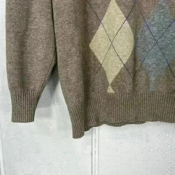 Men’s Club Room 100% Cotton Size Large Argyle V Neck Long Sleeve Sweater - Picture 3 of 6